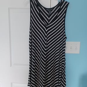 Sleeveless tunic top